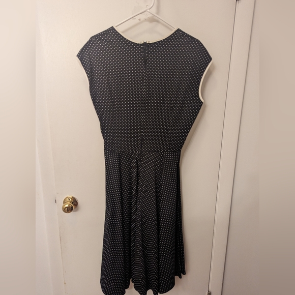 Pinup Couture Heidi dress in polka dots, size 2XL (No belt) - Picture 3 of 10